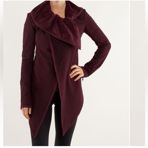 Lululemon Presence of Mind Fleece Wrap Bordeaux